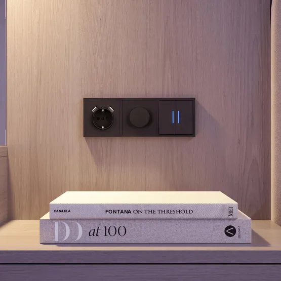 Фото #4 товара Рамка пластиковая FRM-NOBE-SFPL-3-BK (Arlight, Черный оникс)